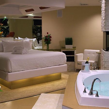 Sybaris Pool Suites Frankfort - Adults Only Extérieur photo