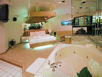Sybaris Pool Suites Frankfort - Adults Only Extérieur photo